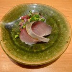 すしやのたい悟 - 軽く〆た関鯖さんでーす。①