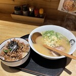 にんにくらーめん 天洋  新町店 - 