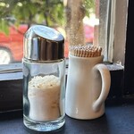 Cafe&Dining UP - 窓枠アイテム