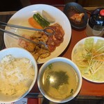 朝鮮飯店 - Aランチ、別にドリンクも付きます！