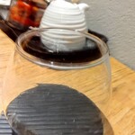 華神 - コロンコロングラスで出てくる飲み放題のワインも美味しかったです。