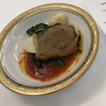 札幌パークホテル - 白身魚と道産子のゴルゴンソーラパン粉焼き軽いトマトソース
      