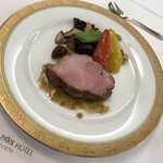 札幌パークホテル - 塩麹でマリネした豚肉のロースト、道産茸ソテー添え 和風葱ソース