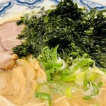 博多麺房 赤のれん - 岩のりらぁめん