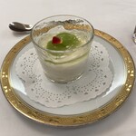 札幌パークホテル - 美瑛牛乳のアプリコットブランマンジェと
      フルーツジュレ