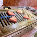 焼キ肉劇場 牛飲馬食 - 