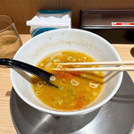 麺屋 つくし - 味噌味スープに唐辛子は間違い無いです