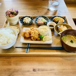 みちくさ食堂 - 豆皿定食　選べるメイン　チキン南蛮