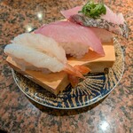 回転すし北海道 - 今日のおすすめ３貫　エビ　ヒラマサ、など