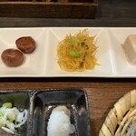 ばったり - 小鉢も美味しい