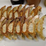 ぎょうざ専門店 赤萬 元町店 - 