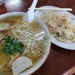 掬水 - 中華そば大盛／ハムライス