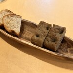 ブラカリイタリア料理店 - 【自家製パン】