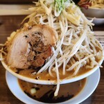 麺匠 新 - ごつ盛りラーメン大 辛味噌