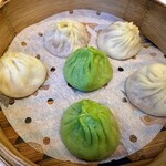 鵬天閣 - 三色小籠包（豚肉・帆立・上海蟹味噌）6個　@¥1,680