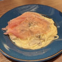 アルコバ - きのこと生ハムのゴルゴンゾーラ豆乳クリームパスタ