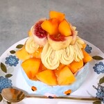 嘘と僕 - イチジクはトロトロに柔らかくって、これまた美味しい～!! 氷の中には、いちじくとぷるんぷるんしたほうじ茶ゼリーが入っていて、良いアクセントになっている～!!(^o^)丿