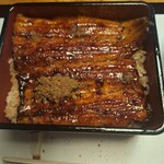 花むら - うな重に山椒をかけて