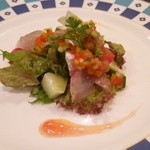 Le Climat - 前菜は、小田原漁港で水揚げされたカマスの刺身(カルパッチョ風の仕立て)でした。野菜との相性も良く、美味しく頂きました。