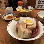 たらふくちゃん - マカロニサラダ　角煮