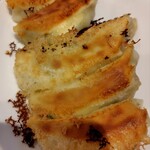 餃子センター - はこね餃子だったかと。最初高いなと思ったけど普通に美味しい。