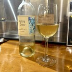 BurgerPOLICE - お店お勧めのグラス白ワイン♡