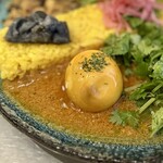 スパイシーカリーハウス 銀座半月 - パンプキンチキン、スパイス玉子