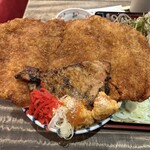 秩父 肉汁そば 山寿 - わらじ豚カツ丼
