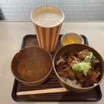 フーズショップナゴヤ - どて丼・生ビール