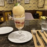 ル パティシエ タカギ  - 桃のパルフェ