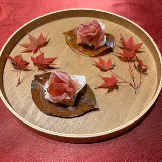 サーラ ビアンキ アル・ケッチァーノ_0