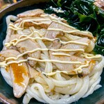 麺紡 - 豚トロネギ炙リャーうどんにマヨとわかめ追加