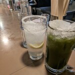もつ焼き ウッチャン 新宿思い出横丁 - レモンサワー、抹茶ハイ