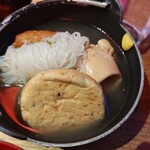 新宿 思ひ出酒場 えんなすび - おでん5種おまかせ盛り。