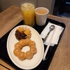 ミスタードーナツ - ポン・デ・リング（税込176円）、エンゼルフレンチ（税込187円）、ロイヤルミルクティ（税込341円）、ミニッツメイドオレンジ（税込297円）