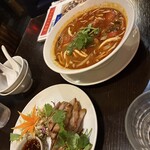 青山ガパオ食堂 - 