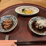 よどやばし 燁 - お通しの野菜の炊き込み、とり肝の煮付け、蛸の柔らか煮