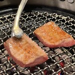 焼肉牛印 - こんがり、でもしっとりと最高の状態に育ててくれる