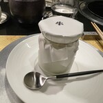 焼肉牛印 - 白い珈琲プリン