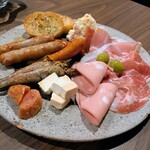 pizza e vino MOMO - 前菜取り合わせ５種