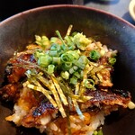 うなぎ四代目菊川 - ミニひつまぶし(２杯目は薬味を乗せて)