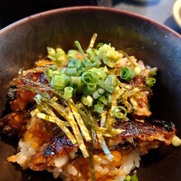 うなぎ四代目菊川 - ミニひつまぶし(２杯目は薬味を乗せて)