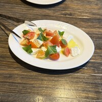 grigio la tavola - 