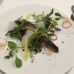 トレ・デュニオン - ランチ　〆サバ炙り、りんご、桂花陳酒のジュレ、シードルビネガーの泡