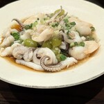 七席中華 コバコ - 海老といかの湯引き
      青菜と銀杏も入って彩りもよく美味しかった
      