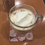 ラ・パレット - 生クリームこってり。アイスロイヤルクリームティー720円。