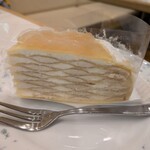 不二家レストラン - 料理写真:山形産ラ•フランスのダブルミルクレープ638円✨️私のオーダー。洋梨クリームとキャラメルクリームを何とアーガイル模様に重ねてくれた初めてみるタイプのミルクレープです♡