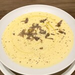 創作料理Ryota  - ・神奈川県産とうもろこし〜プレミアム未来〜のあたたかいスープ　秋トリュフの香り（2〜3人前）（¥3,980）