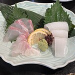 おいしい酒と料理 なかよし - 鯛とイカの造り