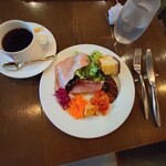 ELMO - 前菜とコ―ヒ―